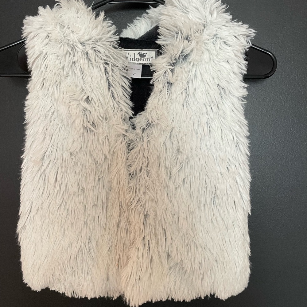 EC Widgeon faux fur vest with hood
size 4T